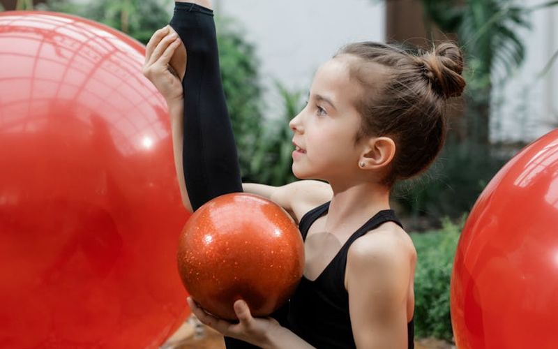 Detailed view of a rhythmic movement sequence for flexibility.